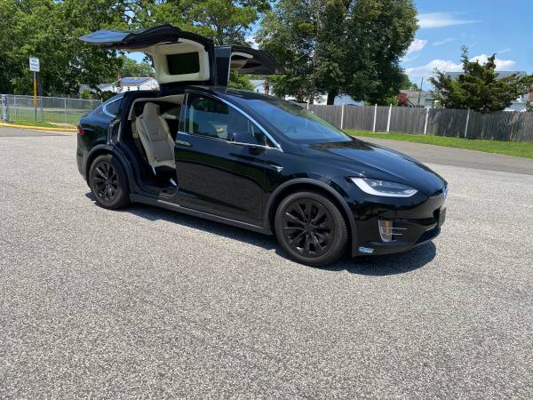 ¡2017 TESLA MODEL X! 7 PASAJEROS! PROPIETARIO ORIGINAL! GARANTÍA! QUIERO VENDERLO ANTES DEL 7/5 - $53,000 (LONG ISLAND)63614842719105123