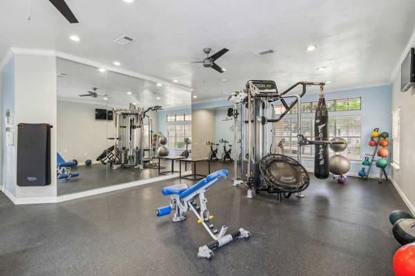 $1,615 / 2br - 1093ft2 - Spacious Closets, 24-Hour Fitness Center, Soaking Tubs (2801 Turnberry Dr, Arlington, TX)63796476919041122