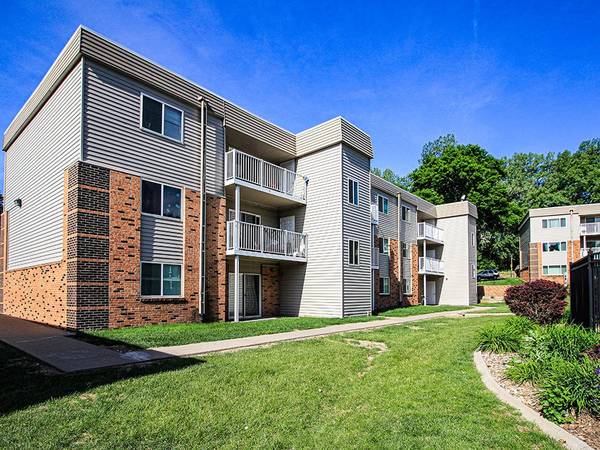 $915 / 1br - 655ft2 - Start Packing, Your New Apartment Is Ready (3915 Winona Way, Sioux City, IA)63849486998785120