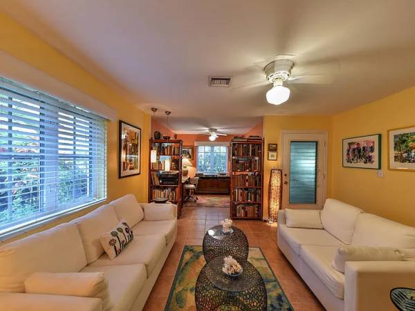 $257 / 2br - 974ft2 - Old Town - Unrecord (Key West)63923415023747124