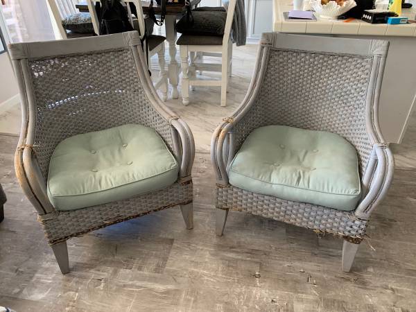 Free outdoor chairs 1