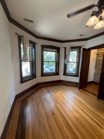 $1,950 / 1br - Gorgeous 900+ sq ft 1 bed 1.5 - Laundry in Unit, Ac, Balcony (Horner Park/ Irving Park)63898472887171122