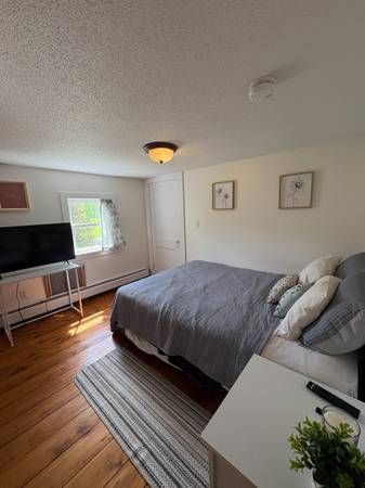 $2,900 / 4br - 1900ft2 - 4 BR, 2 BA, home for rent $2,900 /1900SF (Underhill)63784662814595122
