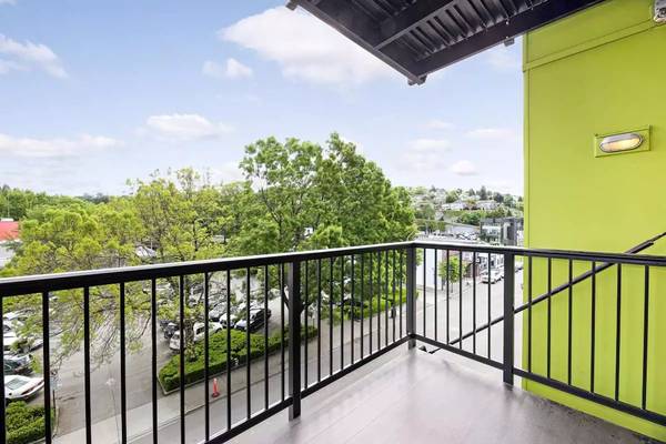 $2,100 / 1br - 669ft2 - 2 Months Free!! Spacious 1 Bed, 1 Bath. 669 SqFt! Visit today! (Renton)63808035543937124