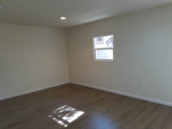 $2,300 / 2br - 950ft2 - 2 Bed, 1 Bath, TowhHouse, Completely Remodeled (dublin / pleasanton / livermore)63834321282561123