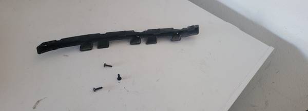 2020 veloster headlight bracket 1