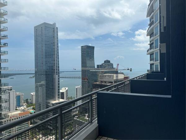 $3,100 / 1br - 685ft2 - Luxe 2-Story Loft Unit! (Infinity - Brickell)64001848296961120