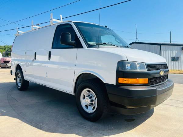 2021 Chevrolet Express 2500 - Photo 5
