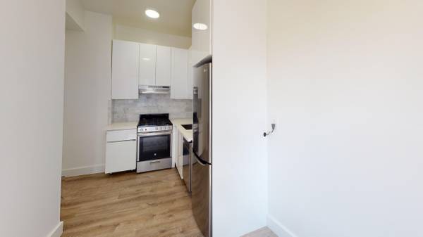 $3,245 / 2br - 590ft2 - Bright 2BR with Great Natural Light! Unit #57 (tenderloin)63686103568899121