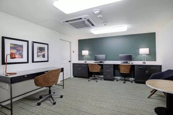 $1,767 / 1br - 542ft2 - A picture is worth a thousand words! Check this 1 bed 1 bath out! (Seatac)63910062960898124