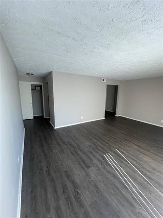 $1,100 / 2br - 900ft2 - 🌿 Spacious 2BR | Dog Park, Pool Access & In-Building Laundry (10905 North Mill Court, Omaha, NE)63968760949634121