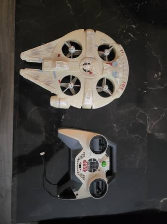 Air Hogs Star Wars Millenium Falcon 1