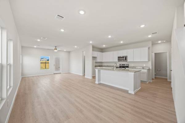 $337,587 / 4br - Suite principal en planta baja (Lavon TX)64305507444610121