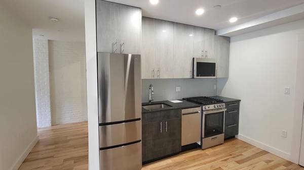 $3,400 / 1br - 600ft2 - Modern Roxbury 1 Bed For $3,400 AVAIL 11/1/25 NO FEE (Roxbury)64186292782595121