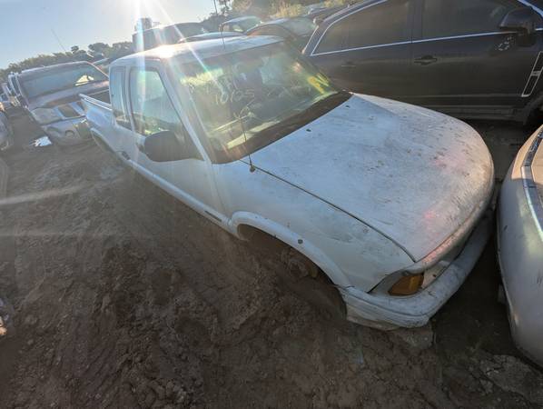 ✨1997 Chevrolet S10 - PARTING OUT - W-13 - STK#33313 ✨ 1