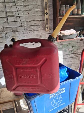 Gas plastic red1 - 6gl 1