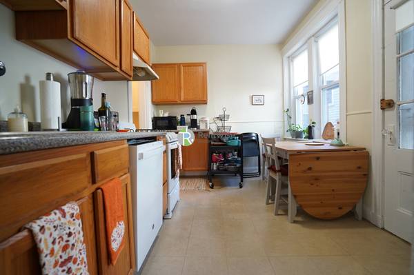 $2,250 / 1br - FEB 2026--HUGE Allston 1 bed, H/HW inc, D/W, Porch, NO FEE! (Brighton)63996406671234124