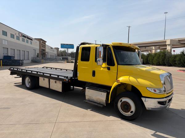 2015 International 4300 Rollback - Photo 2