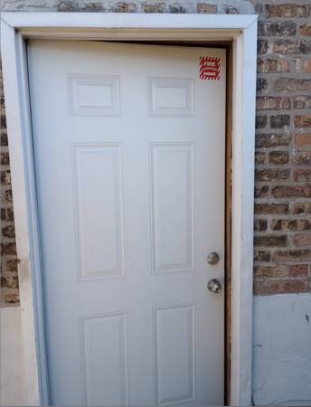 $300 / 450ft2 - Storage Unit for Rent – $300/month (Chicago)64041648138370123