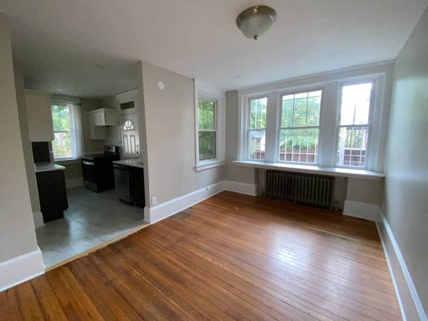 $1,699 / 2br - Fabulous Duplex...Fabulous Location....Fabulous Storage (East Liberty)64013532149378120