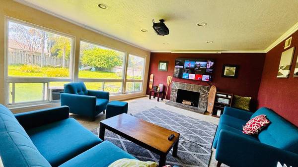 $1,050 / 1br - 140ft2 - Private Bedroom, Big House, Huge Backyard, No Chores (santa clara)64011483940609123