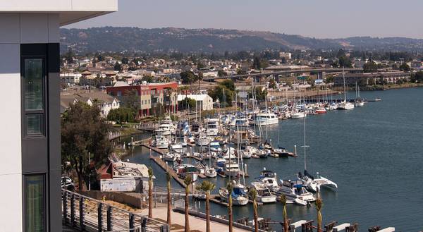 $2,473 / 1hab - 668ft2 - ¡2 MESES GRATIS! Piso 7, ARMARIO EMPOTRADO GRANDE, Balcón CON VISTAS AL AGUA (oakland lake merritt / grand)63668079336577124