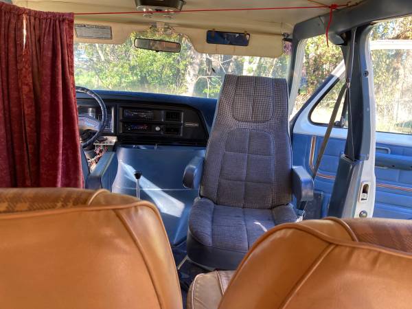 Transmisión manual 4X4 Ford Econoline Van con 47K millas originales - $5,500 (lafayette / orinda / moraga)63617816321921120