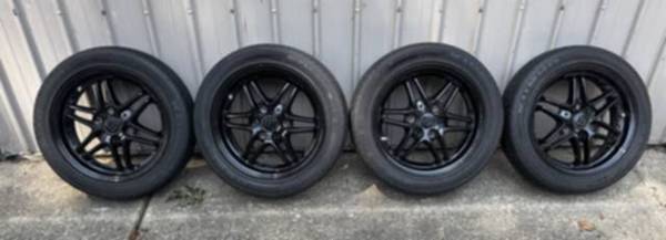 Smart car rims and tires, black color 1