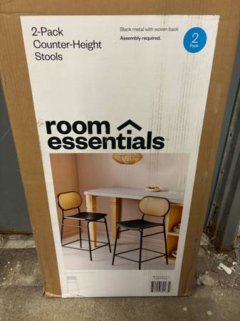 New Set of 2 Wicker Back Metal Counter Stools with Black Footrest 1