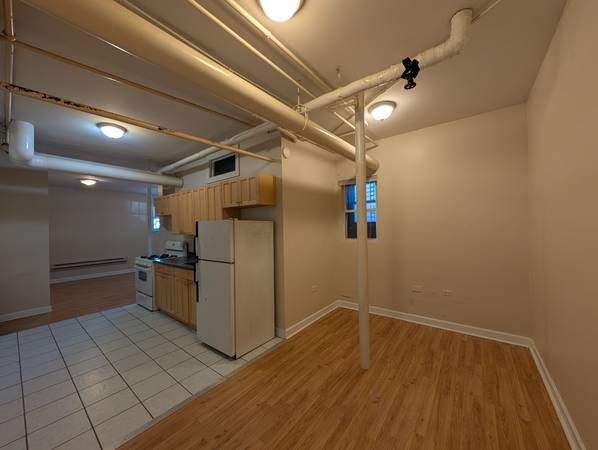 $1,250 Studio/1bath + Den vintage building, cats OK, CTA BROWN line (Ravenswood)63960014105986123