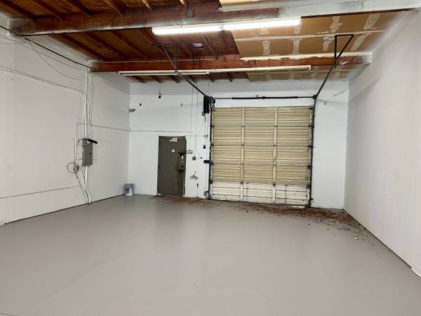 $3,475 / 1617ft2 - Warehouse Condo For Lease (brisbane)63806863219459121