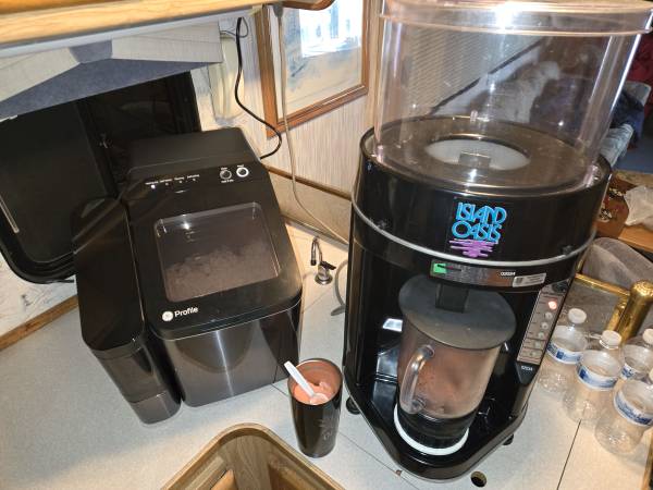 Island Oasis Margarita Machine and GE Ice Maker 1