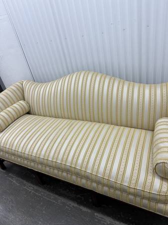 Chippendale sofa/couch queen ann style.  19th-20th century 1