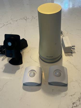 SimpliSafe Home Security System 1