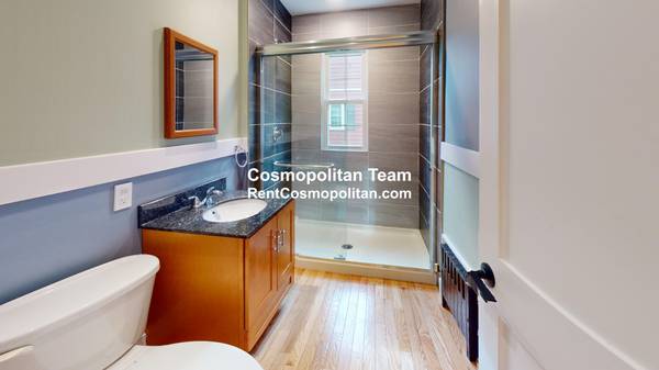 $2,800 / 2br - GORGEOUS 1st flr Suite- in unit laundry- great location! 3d tr63828556984833122