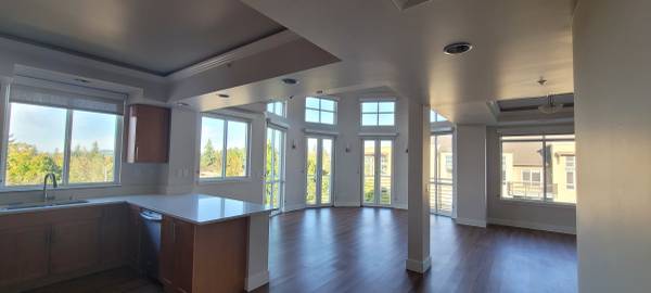 $4,704 / 2br - 1602ft2 - This Parkwood home is fresher than a mug of apple cider!~🍎😋 (Mercer Island)63934418992259122