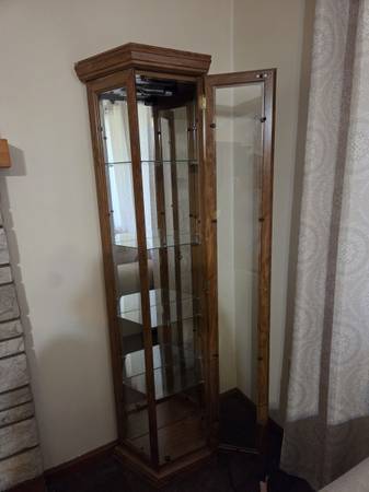 Cabinet 1