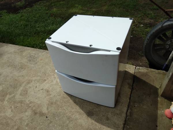 Washer/Dryer LAUNDRY PEDESTALs (Clean Matched Set) - $40 (Ocean Springs\Gautier)62957305622017121