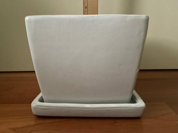 Cool white square ceramic planter 1
