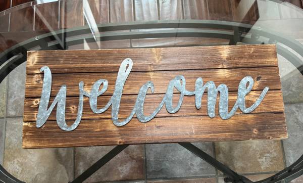 Rustic welcome sign 1