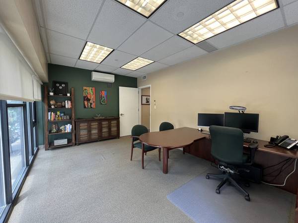 $4,500 / 1200ft2 - Oficina Esquina Principal en Williamsburg – 400 Bedford Ave (Williamsburg)63689717851267121