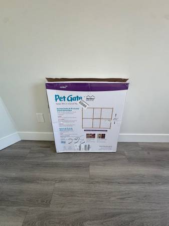 Free Pet Gate (pickup only) 1