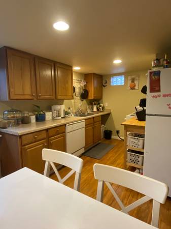 $1,400 / 2br - Adorable 2bed 2bath Overlook apartment (Overlook)63831397014785122