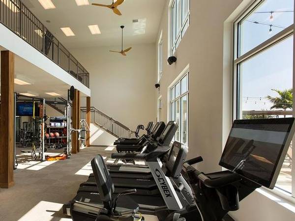 $3,664 / 2br - 1044ft2 - Exclusive 2 BR/2 BA Haven with Co-Working Space (Ewa Beach)63939396501635124