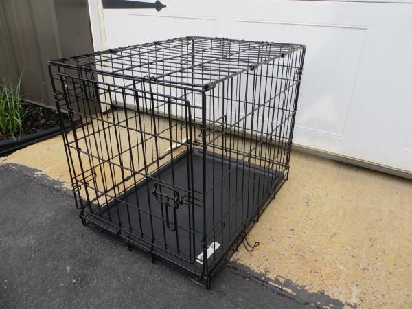 SMALLER SIZE DOG CRATE / PET CAGE - 24" 1
