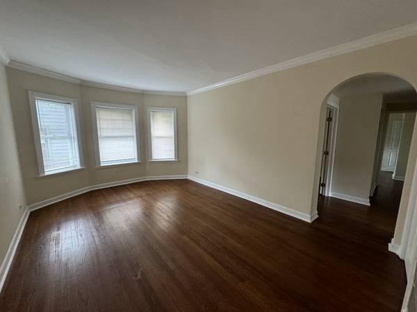 $2,150 / 2br - Light, Charm + In-Unit Laundry French Doors AC Pets Welcome! (Logan Square)63898734356354122