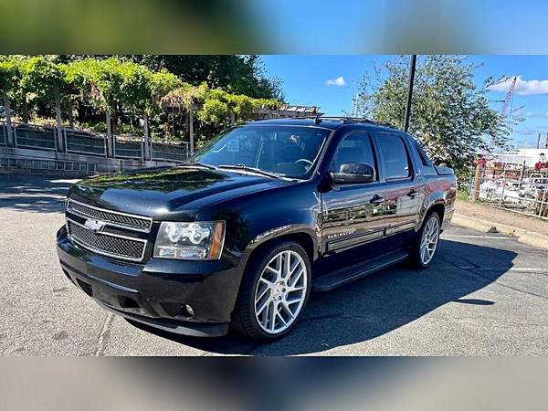 2013 Chevrolet Avalanche LS Black Diamond 4x2 4dr Crew Cab Pickup - $17995.0063615334019331121