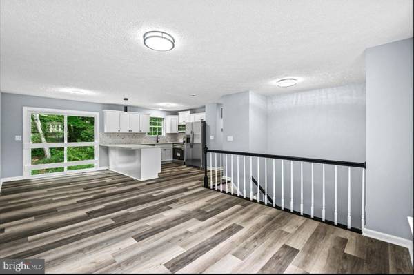 $800.00 / 4br - 1700ft2 - Rooms available in Rennovated single family home 3 bedrooms available63822288343555122