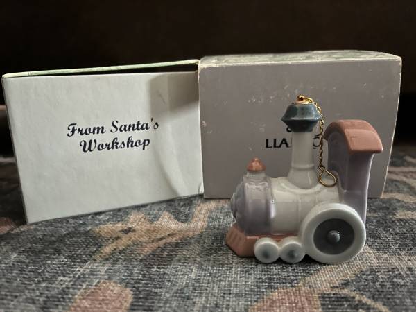 Lladro "From Santa's Workshop" Train 1