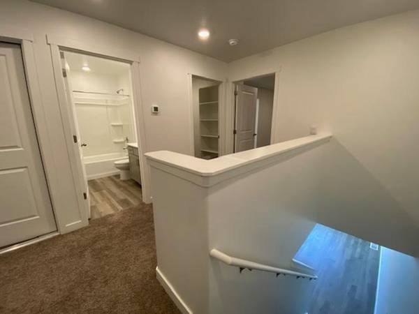 $1,595 / 3br - *** MOVE-IN DISCOUNT *** 3 Bedroom 2 bath with Garage- Townhouse (Cedar City)63932585947139124